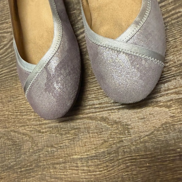 Vionic 7.5 MINT EUC worn a couple of times sparkly Women's Lavender Ballet Flats - Picture 4 of 13